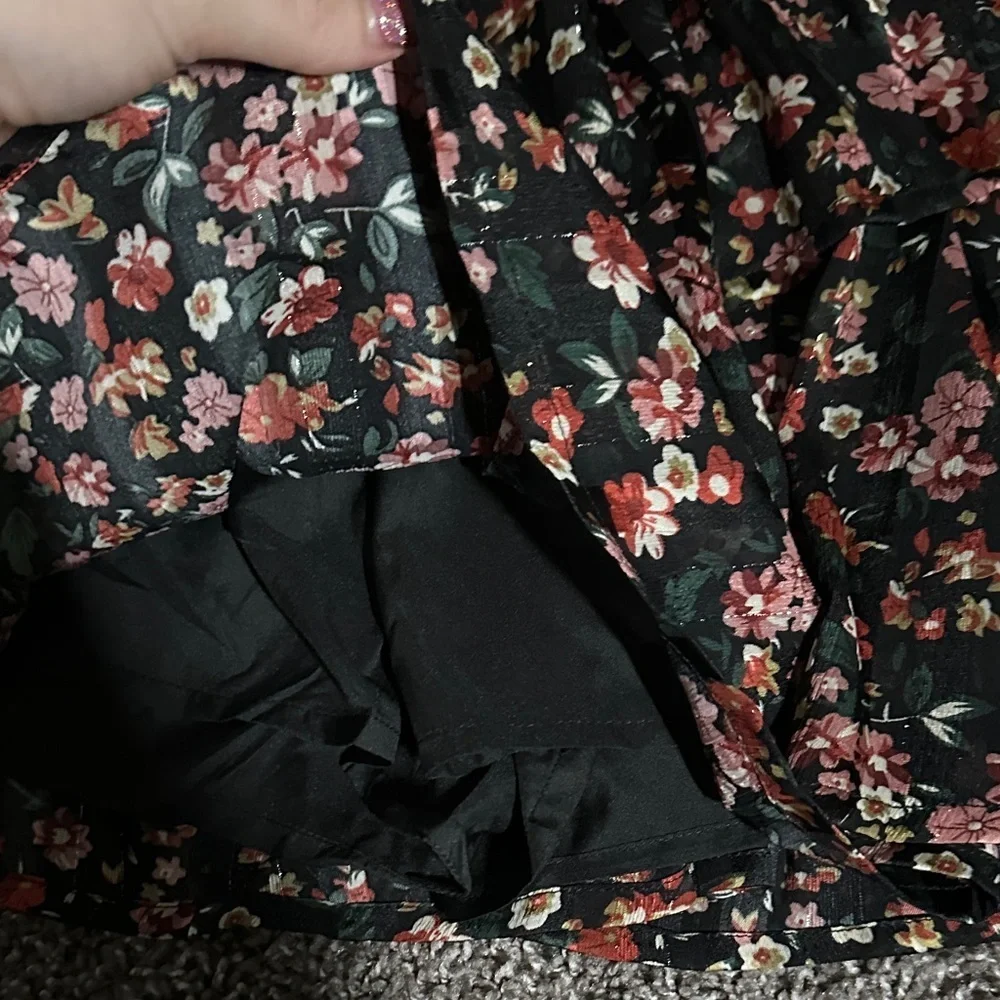 Pnk Lily Floral Black Skirt size small